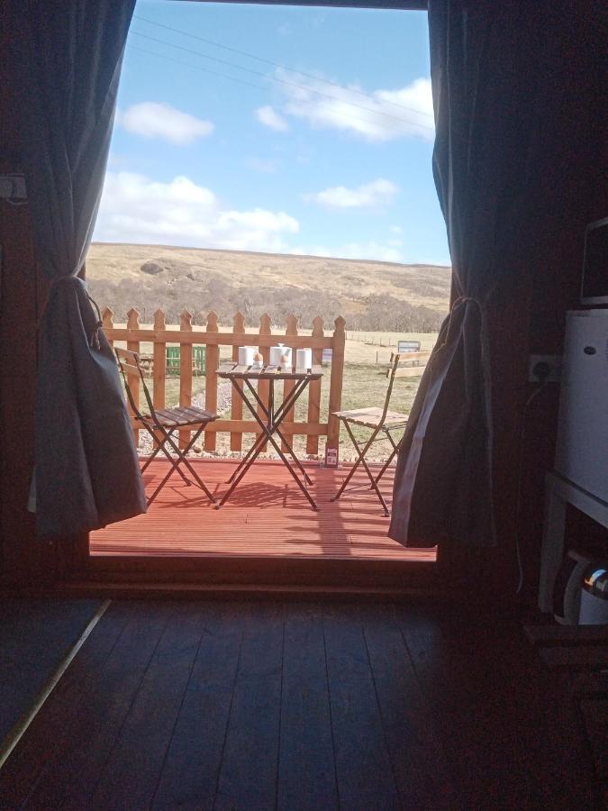 Wee Hoose Glamping 3 Otel Kinbrace Dış mekan fotoğraf