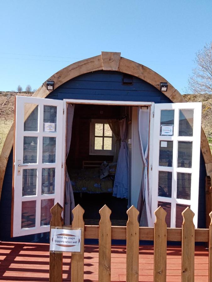 Wee Hoose Glamping 3 Otel Kinbrace Dış mekan fotoğraf